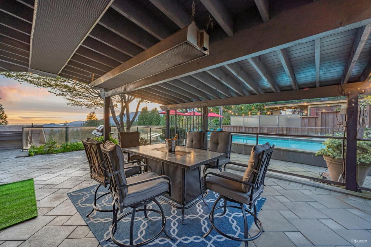 Grouse Cheerful Large Private Bedroom, Bath, Shared Deck, Pool, Hot Tub North Vancouver Exterior foto