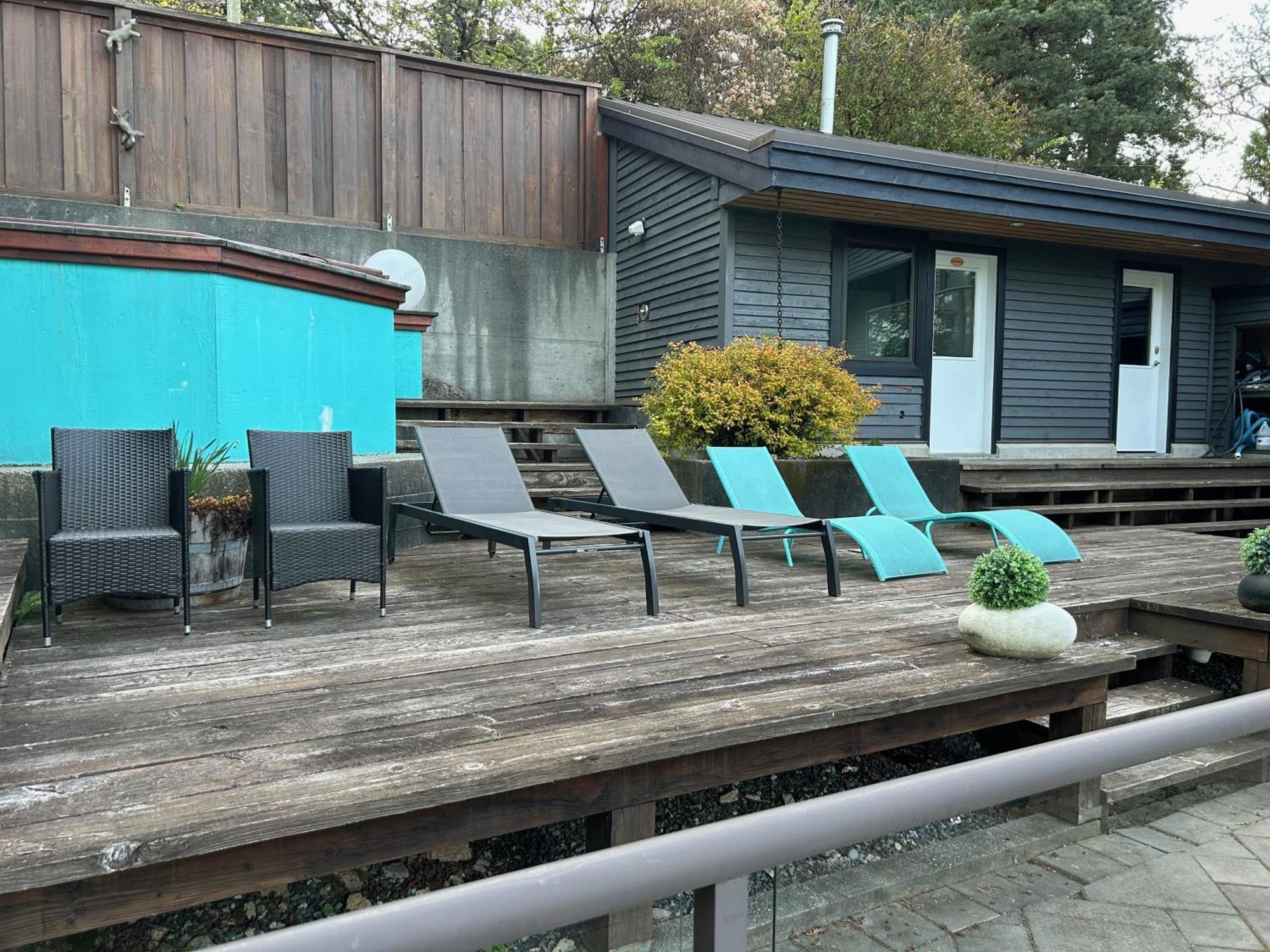 Grouse Cheerful Large Private Bedroom, Bath, Shared Deck, Pool, Hot Tub North Vancouver Exterior foto